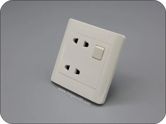 Dobbelt 2-pinners kontakt med bryter